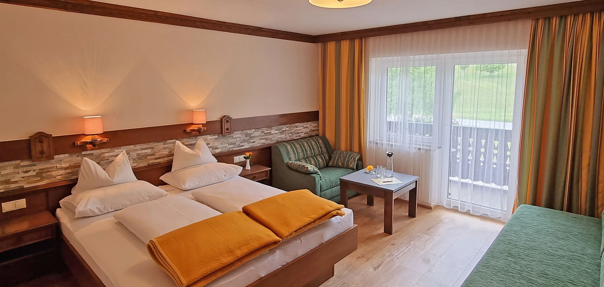 Zimmer mit Balkon im Hotel Stockerwirt, Ramsau